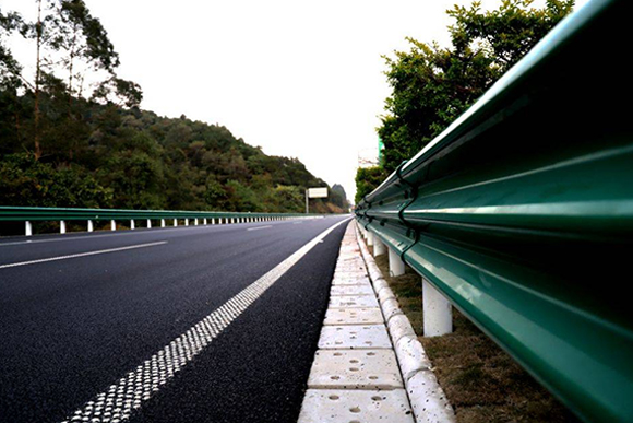 连云港高速公路护栏的常用类型
