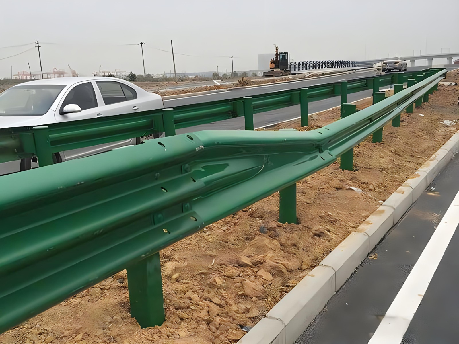 连云港高速波形护栏板日常维护方案确保道路安全新举措